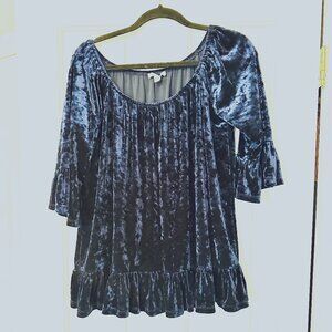 BeachLunchLounge Blue Crushed Velvet top size Large